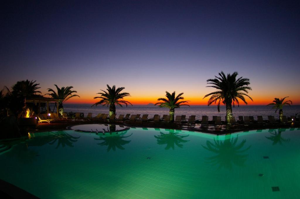 Hotel Villaggio Cala Di Volpe Capo Vaticano Dış mekan fotoğraf