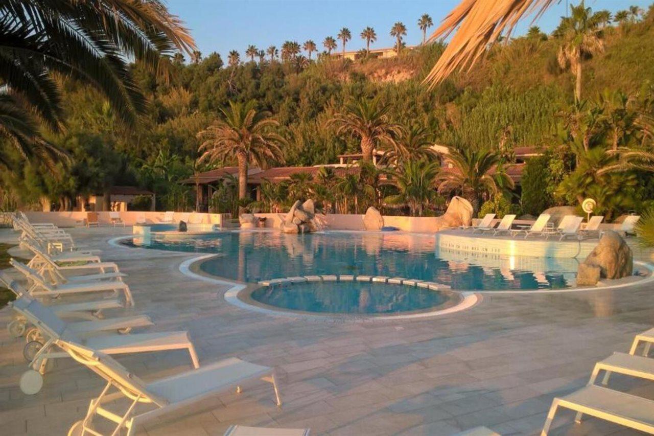 Hotel Villaggio Cala Di Volpe Capo Vaticano Dış mekan fotoğraf