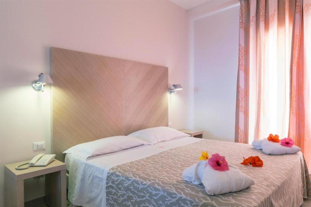 Hotel Villaggio Cala Di Volpe Capo Vaticano Dış mekan fotoğraf