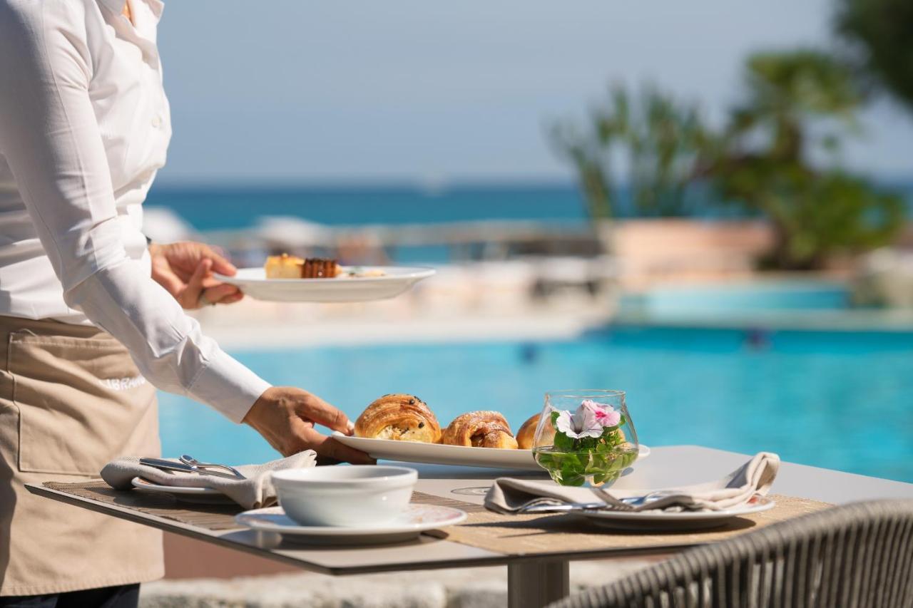 Hotel Villaggio Cala Di Volpe Capo Vaticano Dış mekan fotoğraf
