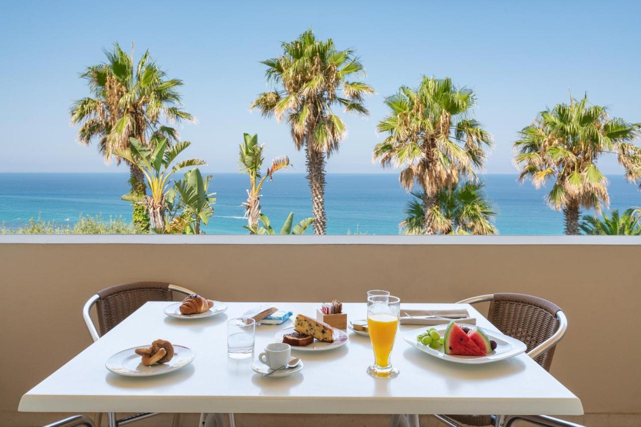 Hotel Villaggio Cala Di Volpe Capo Vaticano Dış mekan fotoğraf