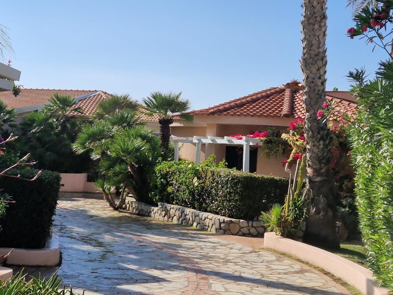 Hotel Villaggio Cala Di Volpe Capo Vaticano Dış mekan fotoğraf