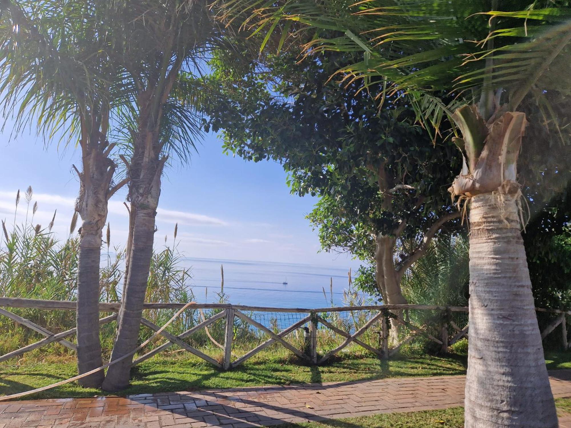 Hotel Villaggio Cala Di Volpe Capo Vaticano Dış mekan fotoğraf