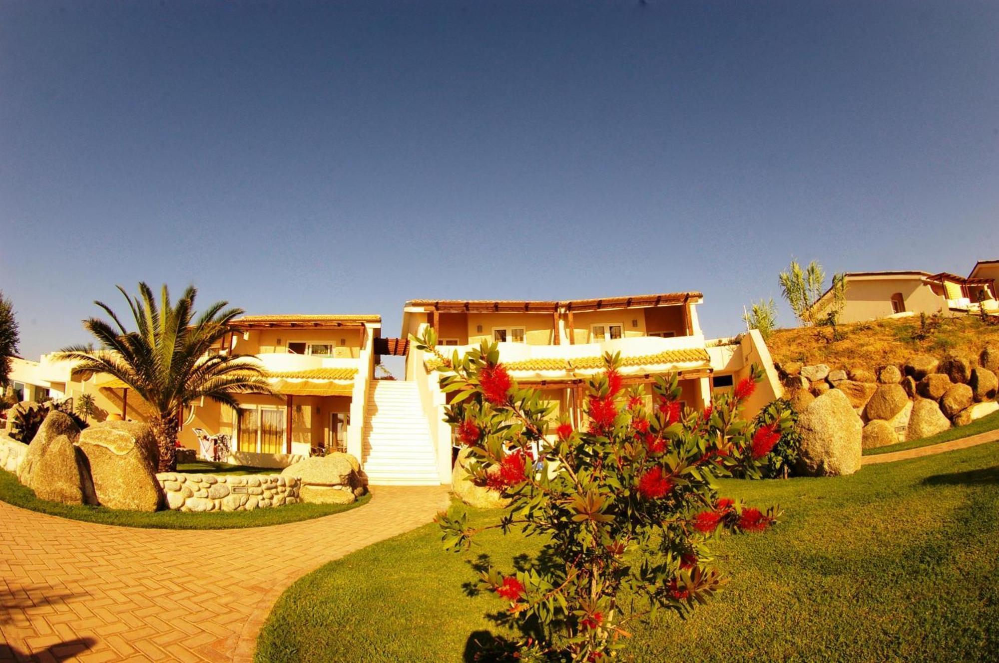 Hotel Villaggio Cala Di Volpe Capo Vaticano Dış mekan fotoğraf