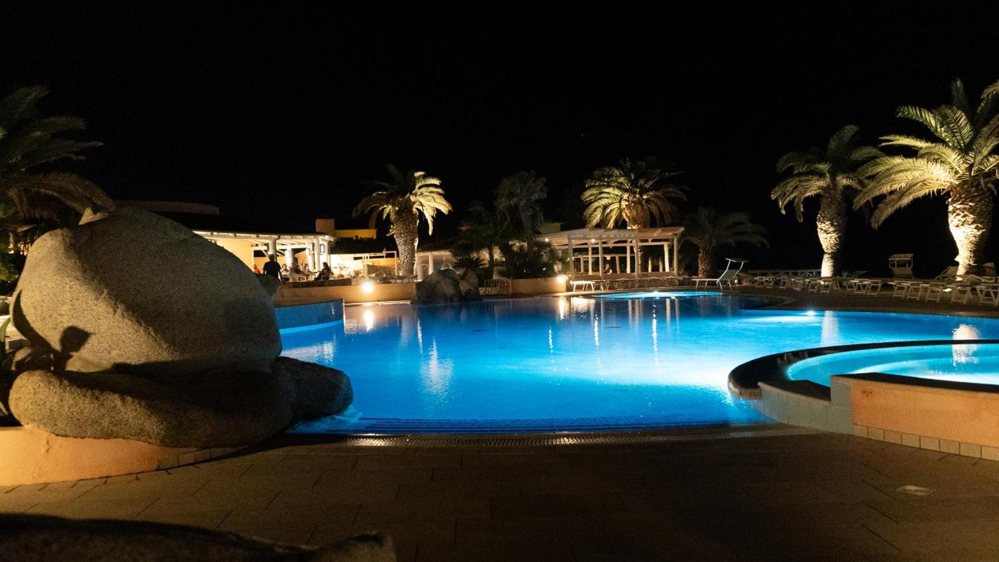Hotel Villaggio Cala Di Volpe Capo Vaticano Dış mekan fotoğraf