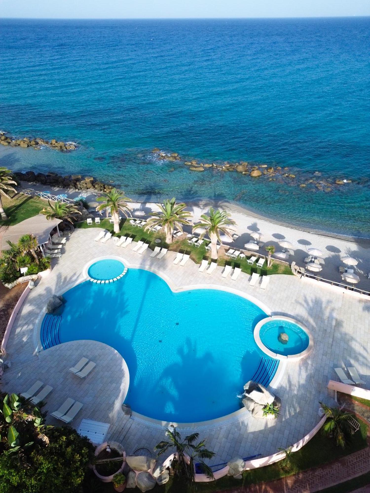 Hotel Villaggio Cala Di Volpe Capo Vaticano Dış mekan fotoğraf