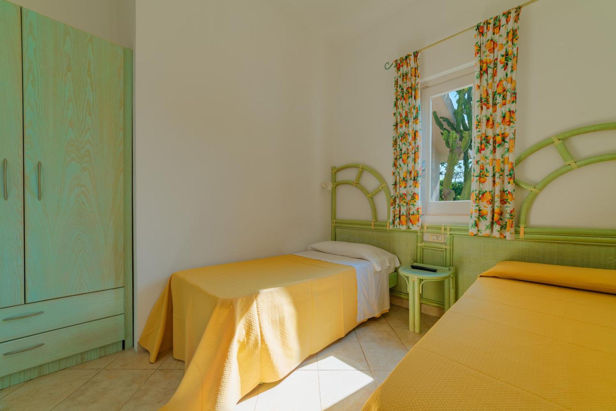 Hotel Villaggio Cala Di Volpe Capo Vaticano Dış mekan fotoğraf